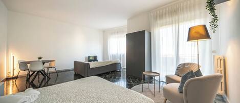 1 多间卧室、熨斗/熨衣板、WiFi、床单