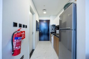 Private kitchen - 517-Bloomfields Unique STU in Gate Masdr (Abu Dhabi)