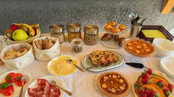 Petit déjeuner buffet compris tous les jours