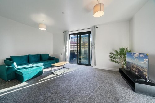 Wembley views 1 Bed Apartment!