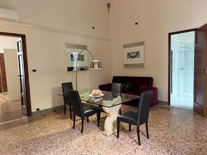 Dining - Tintoretto Superior Apartment in historic Villa near Lucca (Matraia)