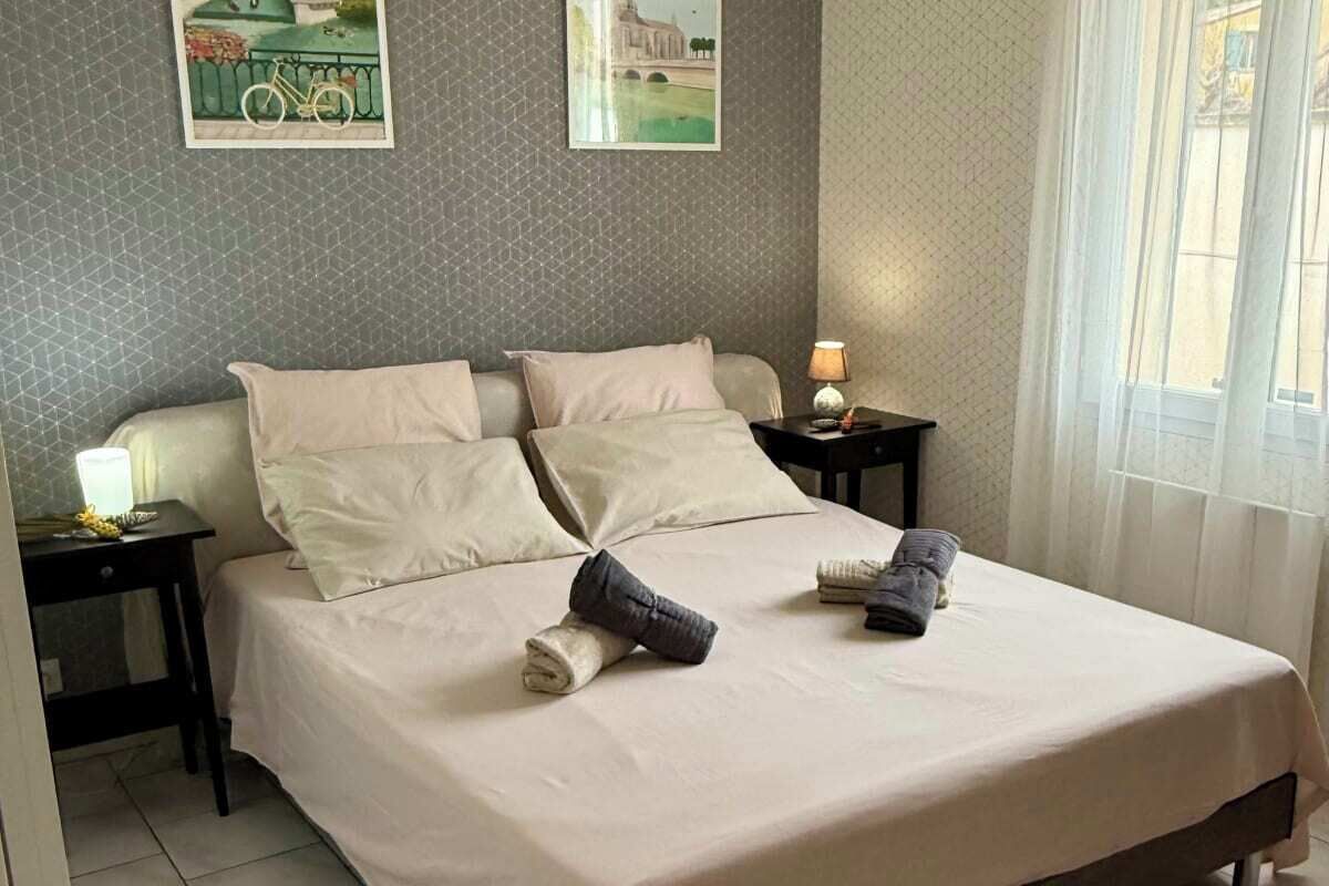 1 soveværelse, skrivebord, strygejern/strygebræt, weekendseng