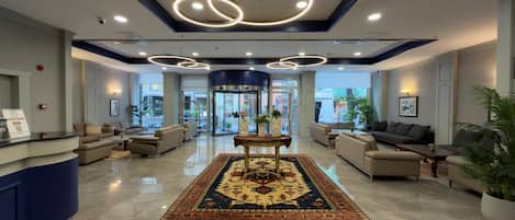 تفاصيل الفندق من الداخل