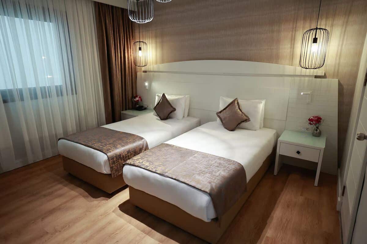 Economy Twin Room | Desk, free WiFi