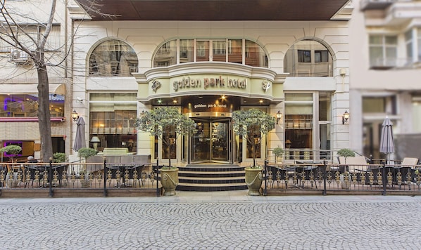Exterior detail - Golden Park Hotel (İstanbul)