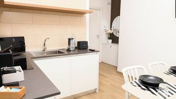 Apartment, Balcony | Private kitchen