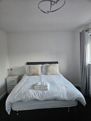 Iron/ironing board, internet, bed sheets - Relaxing and Comfort (Preston)