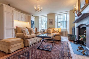 TV - Historic Grandeur on Camden Crescent (Bath)