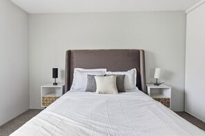 Skrivebord, strygejern/strygebræt, weekendseng, gratis Wi-Fi