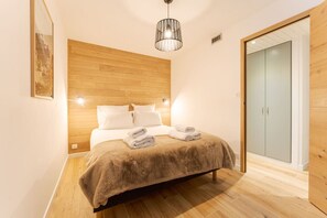 2 Schlafzimmer, Reisekinderbett, WLAN, Bettwäsche