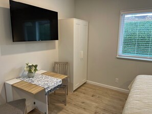 WiFi, bed sheets - Quaint 1-bedroom studio in Novato perfect for a relaxing stay (Novato)