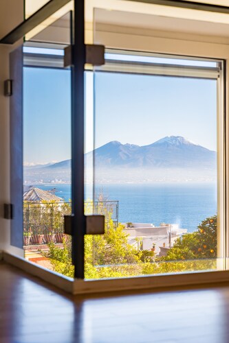 Lite Life Panoramic Flat by Napoliapartments