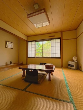 Triple Room, Mountain View. Onsen Lodge Watari