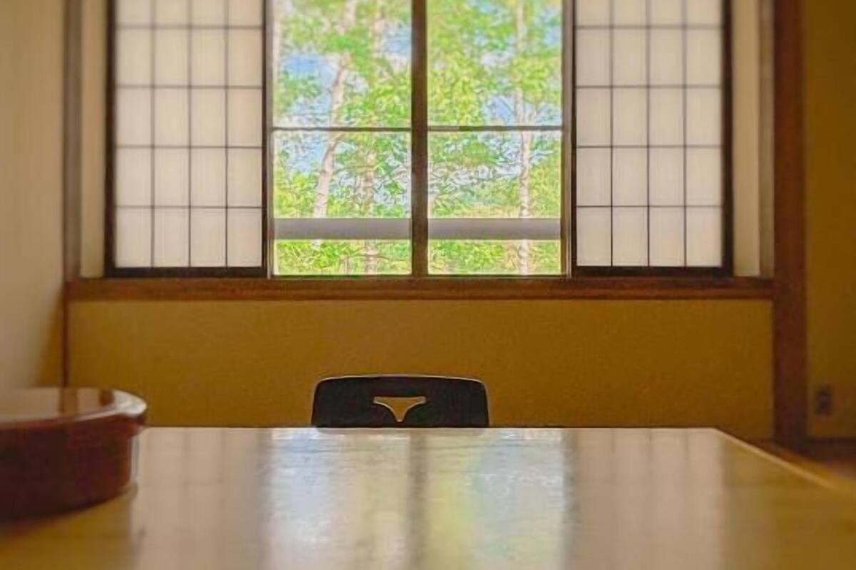 Double Room, Mountain View | Dining