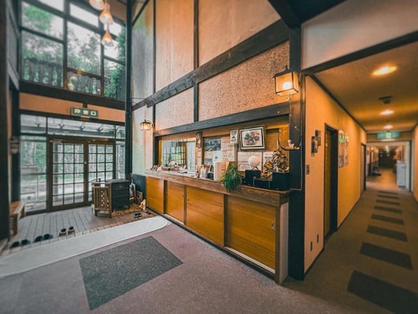Lobby - Onsen Lodge Watari (Matsumoto)