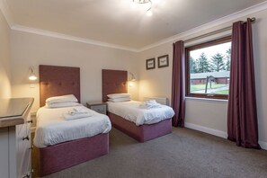 Room - Raeburn Premier Spa (Pet) (Fowlis)