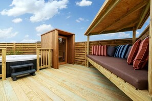 Terrace/patio - Luxury One Bedroom Retreat, Grimsby (Laceby)