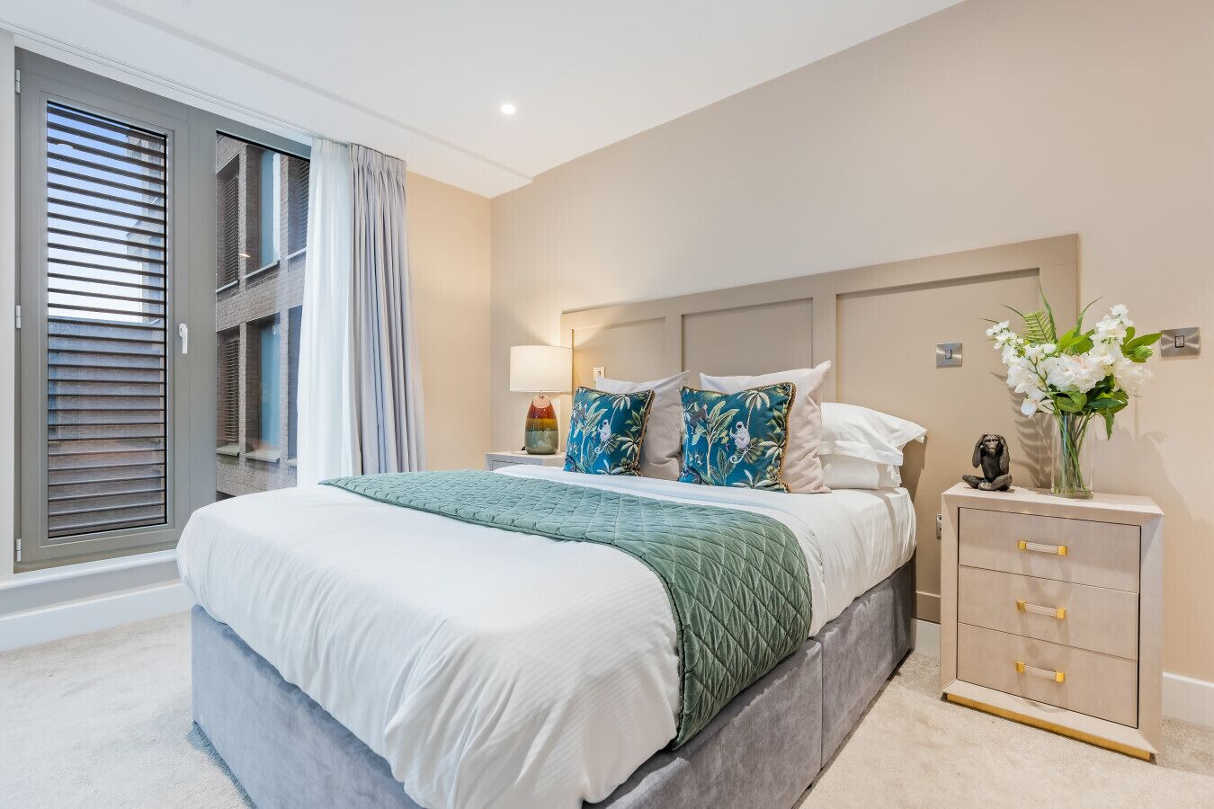 Ferros/tábuas de passar roupa, Wi-Fi, roupa de cama