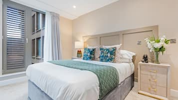 Ferros/tábuas de passar roupa, Wi-Fi, roupa de cama