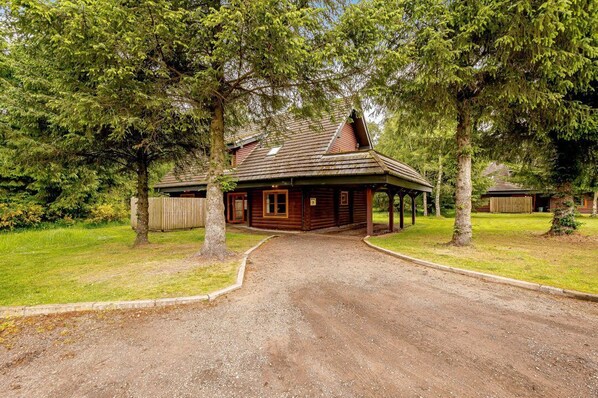 Exterior - Eagle Spa Plus (Pet) (Fowlis)