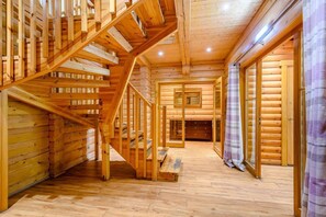 Interior - Eagle Spa Plus (Pet) (Fowlis)