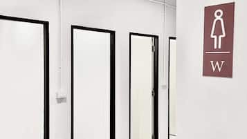 Studio | Bathroom