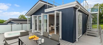 Sonnet 3 Roof Terrace Spa, Carmarthen