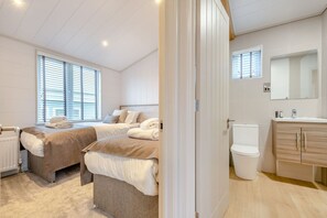 Shower - Epic Spa (Roof Terrace), Carmarthen (Laugharne)