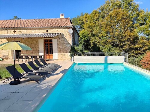 Le Caillou has a very large heated swimming pool