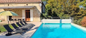 Le Caillou has a very large heated swimming pool