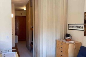 1 quarto, escrivaninha, Wi-Fi de cortesia, roupa de cama