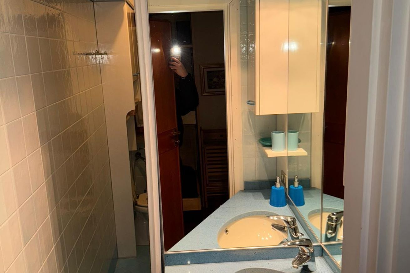 Dusche, kostenlose Toilettenartikel, Haartrockner, Bademäntel