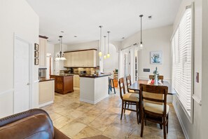 Dining - Renovated 4 Br House w/Private Pool/Hot Tub (Myrtle Beach)
