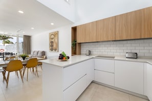 Fridge, microwave, oven, dishwasher - Casa Manuel by Escape Home (Playa Blanca)