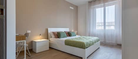 3 chambres, fer et planche Ă repasser