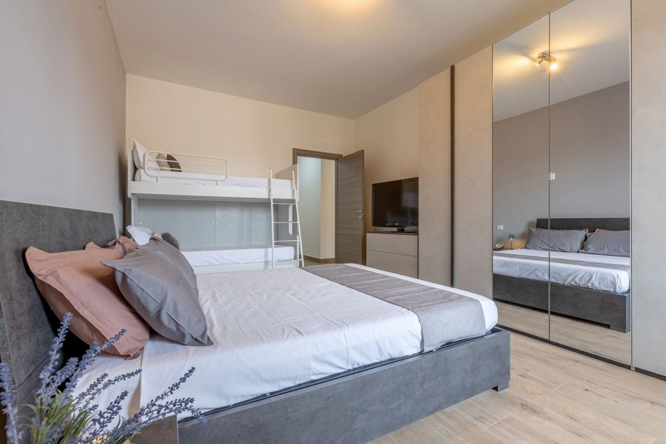 3 chambres, fer et planche à repasser