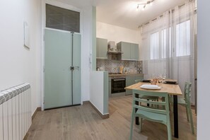 Fridge, microwave, dishwasher - GuestHost - A comfortable and spacious 85 square meters apartment, perfect for seven people, located on the second floor of a renovated historic building with an elevator (NOT accessible to guests with disabilities).The property is located just steps fro (Ferrara)