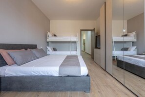 3 camere, ferro/asse da stiro