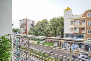 Deluxe Single Room | Property grounds