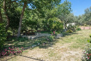 House | 1 bedroom, Internet - Sunshine Home - Peaceful Garden Escape Parking (Aigialeia)