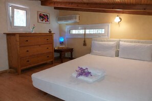 House | 1 bedroom, Internet - Sunshine Home - Peaceful Garden Escape Parking (Aigialeia)