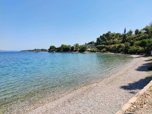 House | 1 bedroom, Internet - Sunshine Home - Peaceful Garden Escape Parking (Aigialeia)