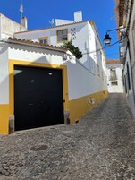 Entrada al alojamiento
