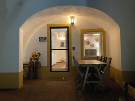 Casa, 3 habitaciones, patio | Terraza o patio