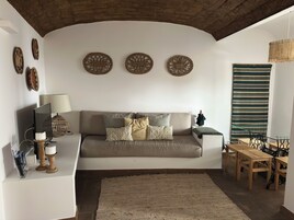 Casa, 3 habitaciones, patio | Zona de estar