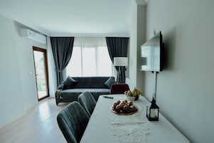 Basic Apart Daire, Deniz Manzaralı | İç mekân