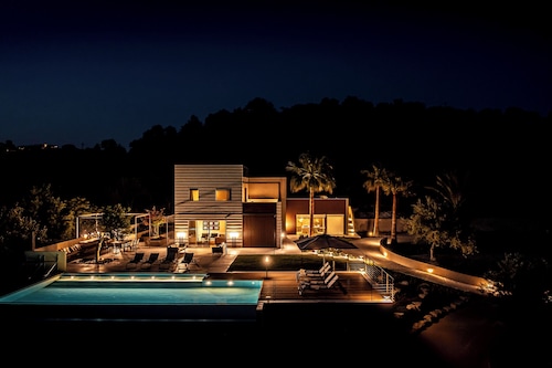 Altamira Luxury Villa with pool in Noto