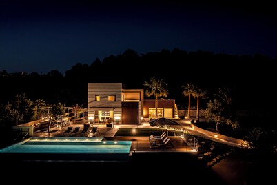 Altamira Luxury Villa with pool in Noto