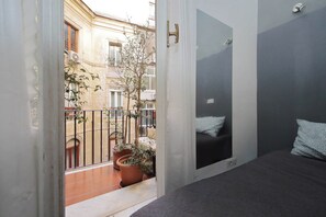 2 bedrooms, iron/ironing board, WiFi, bed sheets - Beautiful stylish apartment in monti area (Roma)