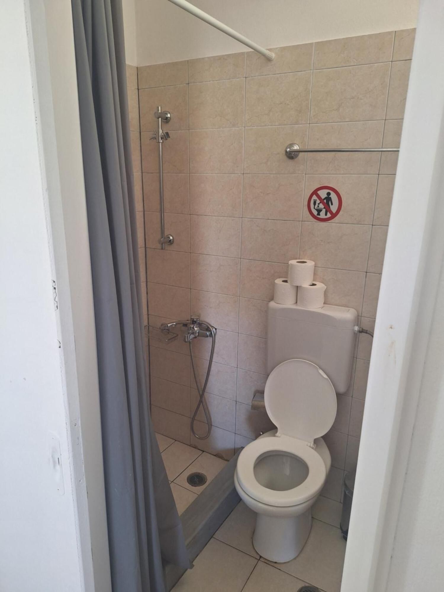 Towels, soap, shampoo, toilet paper